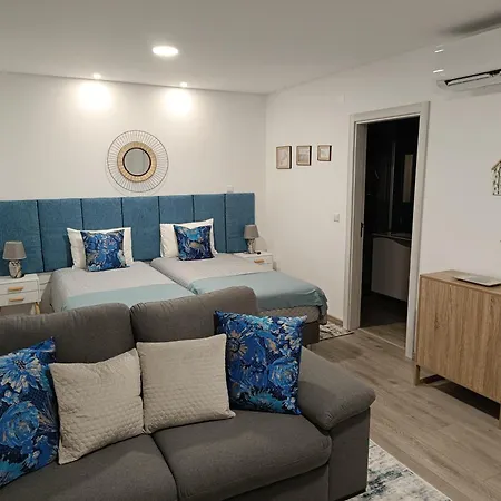 Garden House - Apartamento 203 Com Varanda Fundao